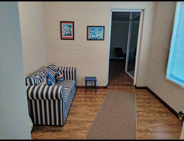 4 BEDROOM HOUSE FOR SALE IN PRINGLE BAY